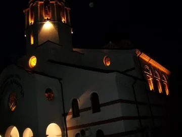 Църква грейна празнично за Великден