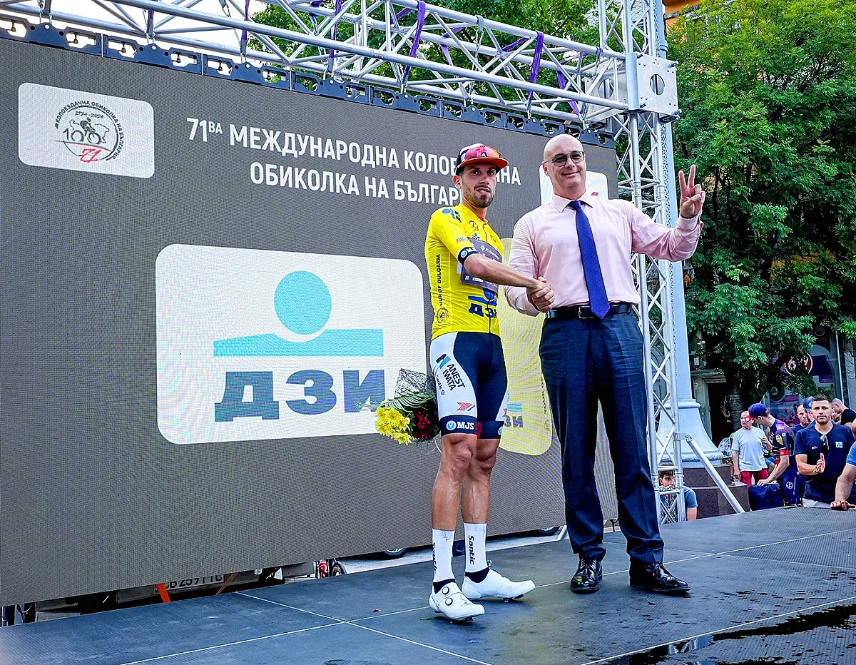 Японският отбор JCL Team Ukyo задържа лидерската си позиция в генералното класиране