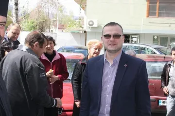 Човек на Яне мери България с Мароко