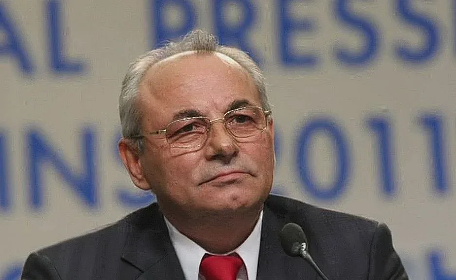 По волята на Падишаха: Доган и деребеите срещу устава на ДПС и демокрацията