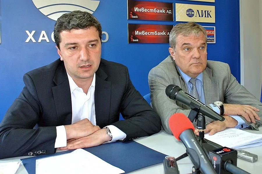 Петков: Борисов е като мушама