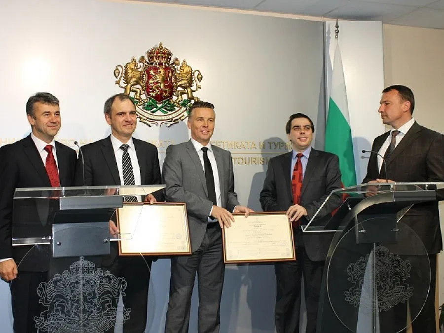 В Божурище оборудват Мерцедес и Порше