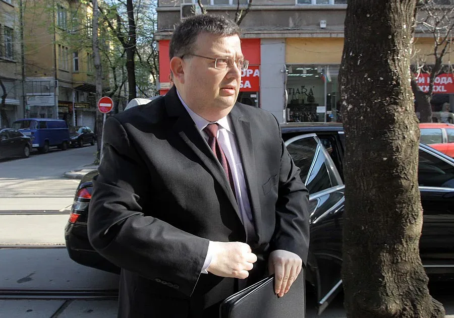 Цацаров: Да си отвържем сами ръцете