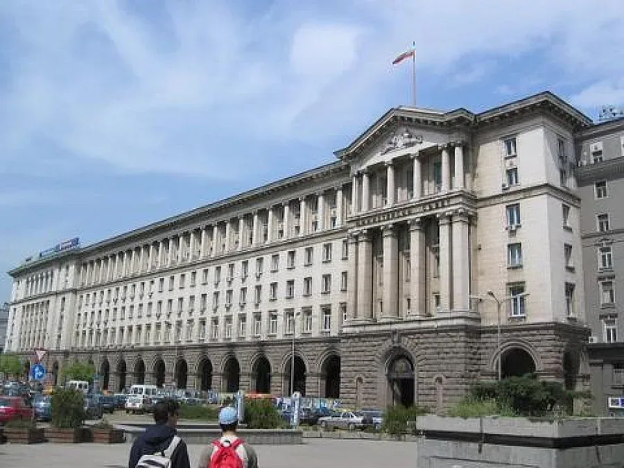 Сменят лесно шефове в науката