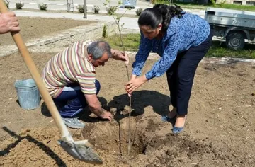 Павлова си взе осветена върбовка в храма на Провадия