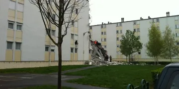 Сграда се е срутила във Франция