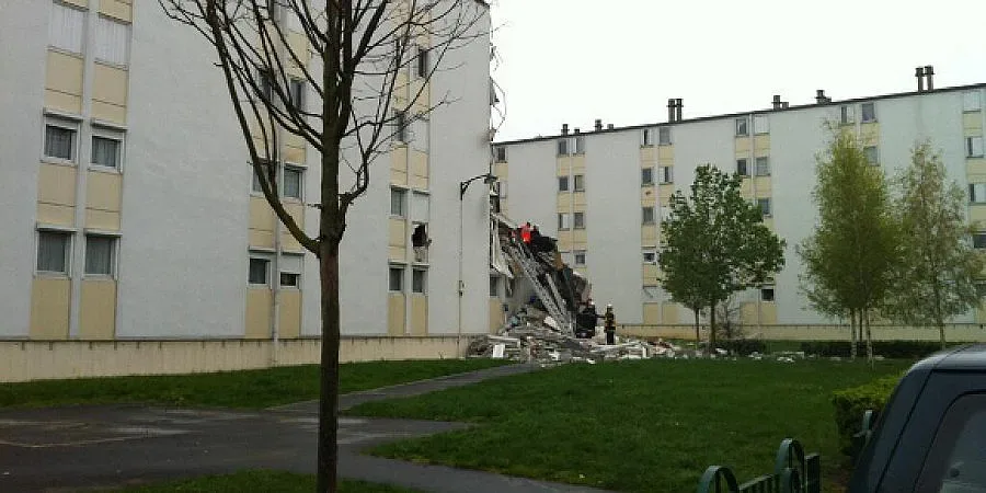 Сграда се е срутила във Франция