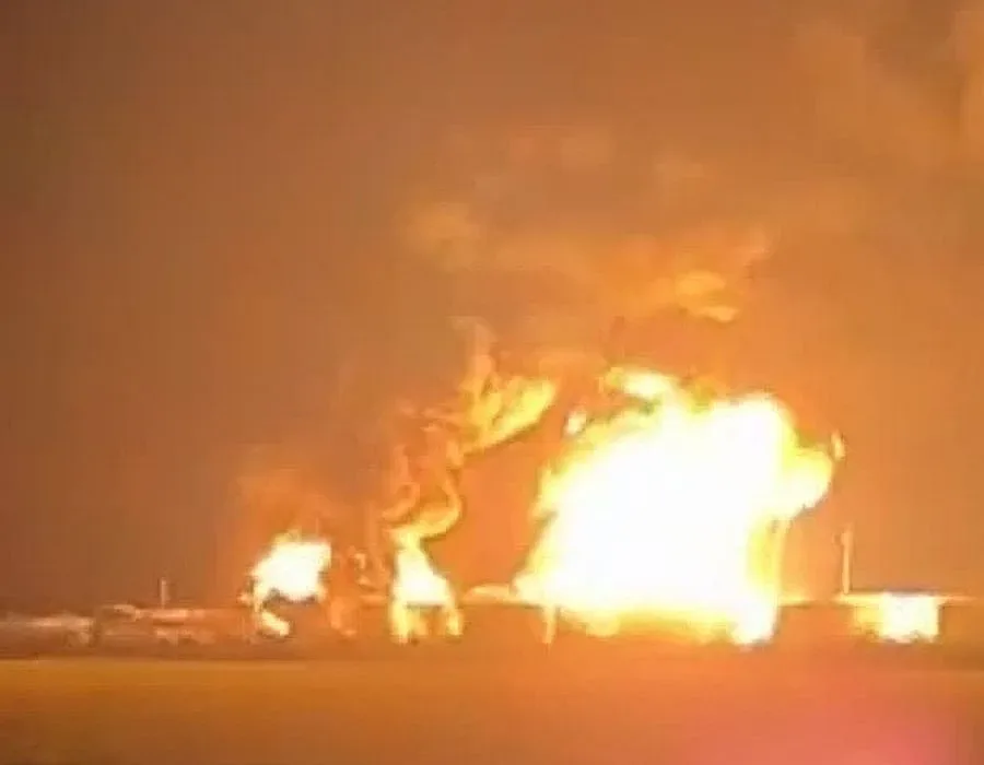 Дронове удариха важен петролен обект в Русия! Дим се вие до небето