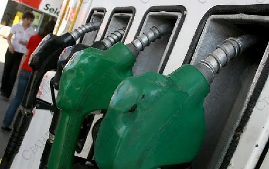 Лукойл вдигна цената на бензина