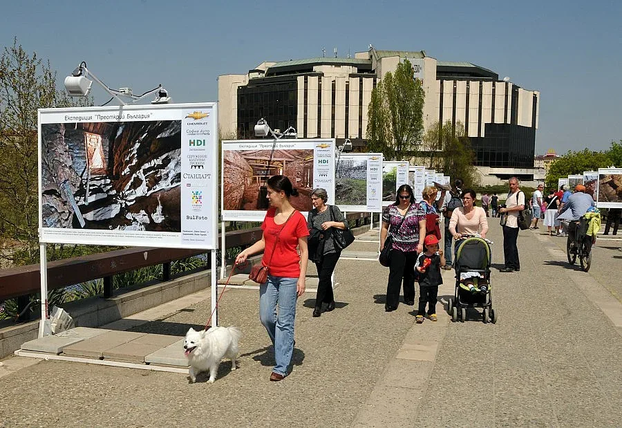 Тайните на България на Моста на влюбените