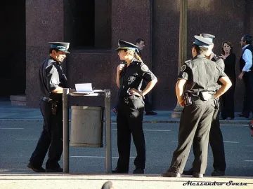 Полиция и психиатри се биха в Аржентина