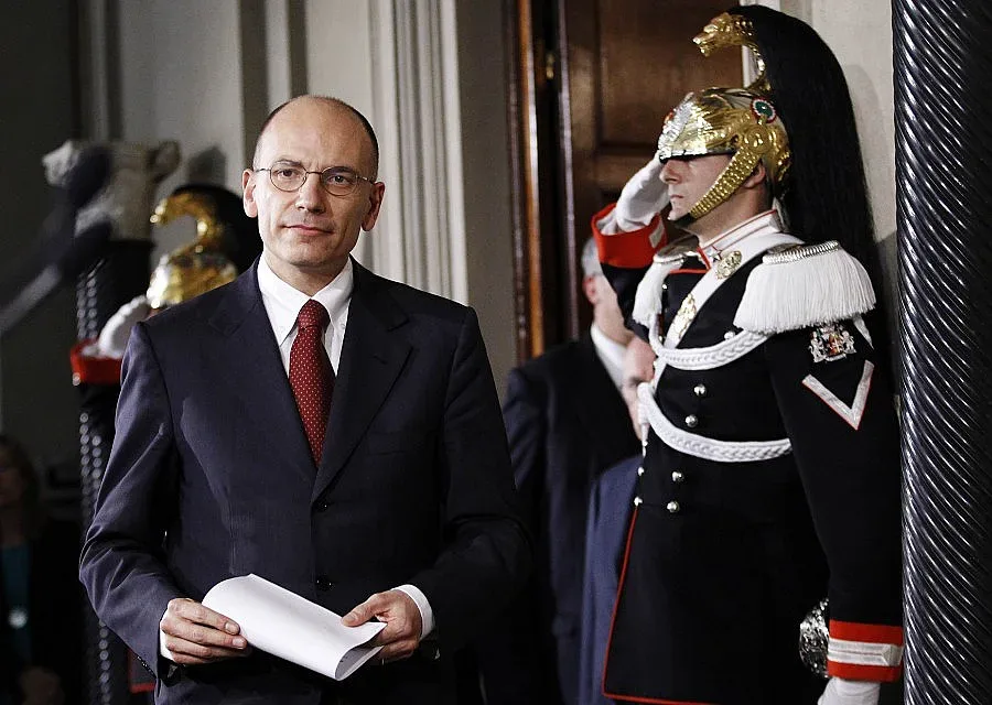 Берлускони влиза в новия кабинет в Италия