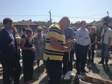 Възрастна жена благодари на Борисов за ремонта на пътя в Симеоновград