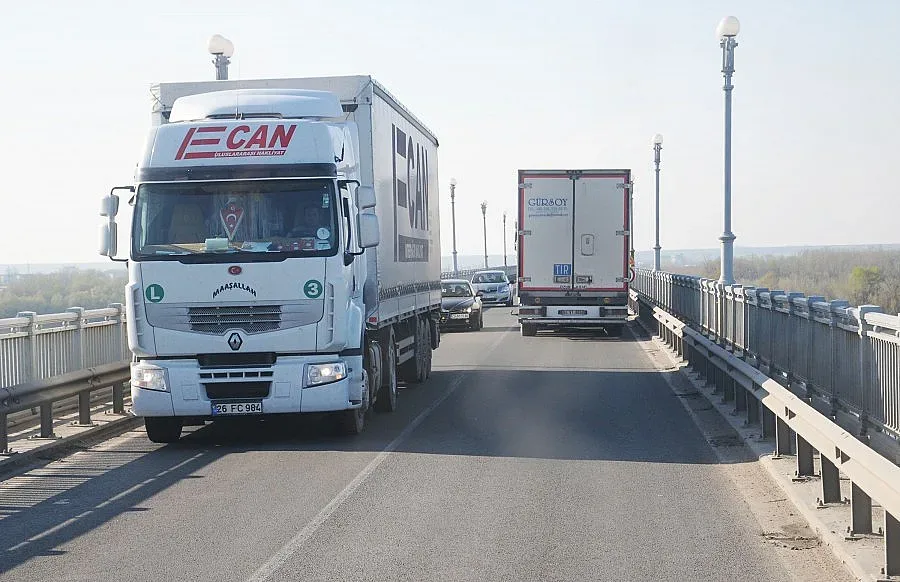 Тираджии въртят волана из Европа без договори