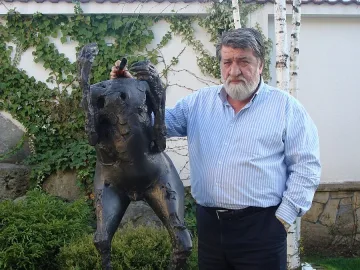 Вежди: Страданието извисява