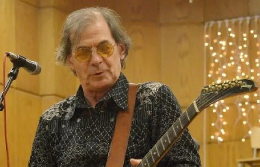 Прощаваме се с Пеци Гюзелев на 28 април в Столична библиотека