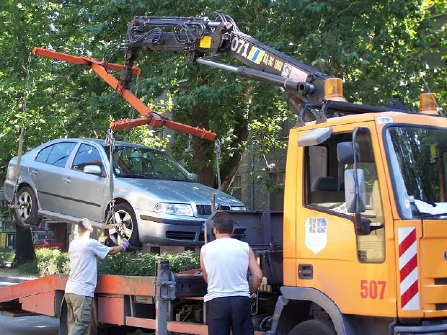 Хотелиери искат оставката на Маринов