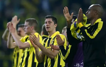 "Златните" кокошки в жълто и черно