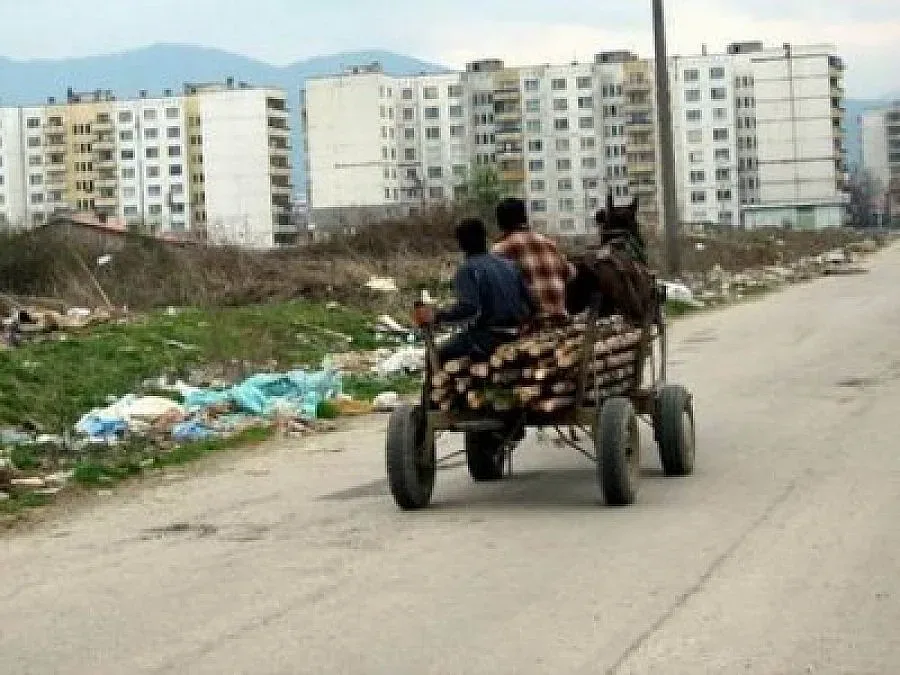 С 8 милиона общински пари интегрират ромите край морето