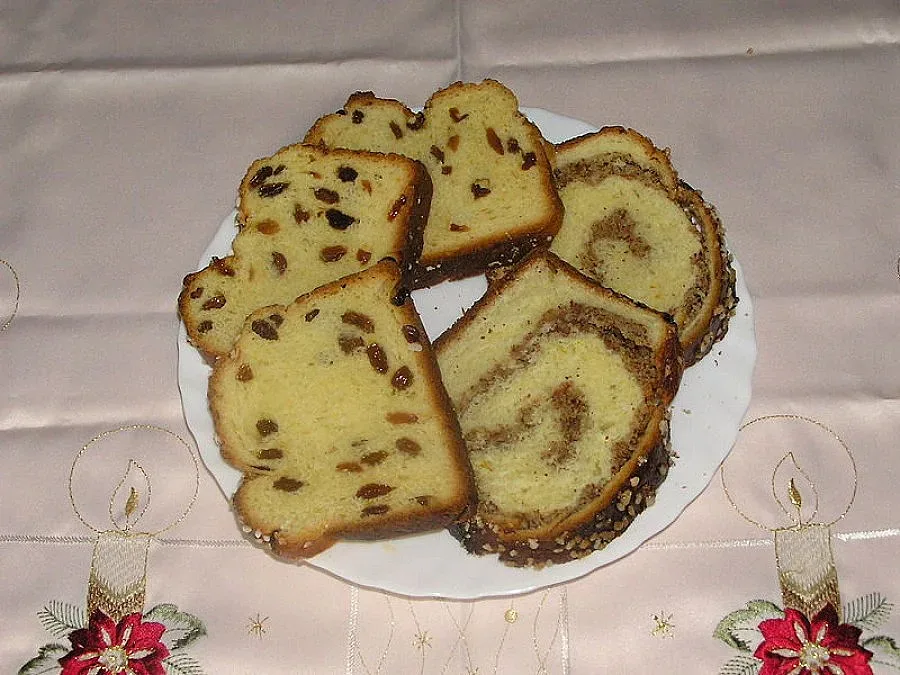 Продават козунак на цената на кифла