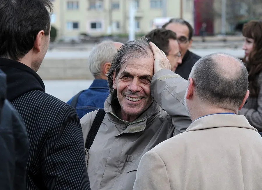 Напусна ни Петър Гюзелев