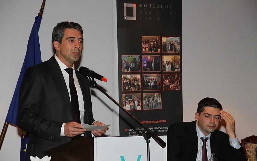 Плевнелиев: Оставях си телефона при секретарката