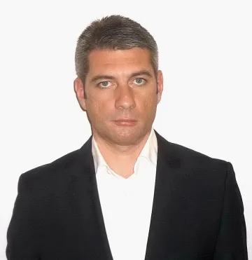Георги Ганчев: Да оставим 100 депутати и да им махнем имунитета