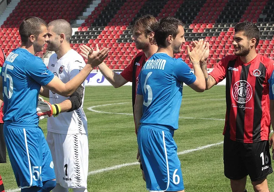 Оставиха "сините" без душ