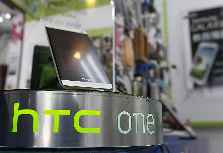 Nokia успя да свали HTC One от пазара в Холандия