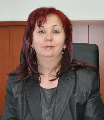 Венцеслава Тасева сяда в креслото на Войнов