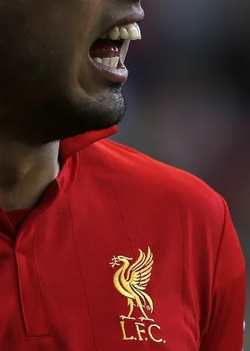 Тайсън се кефи на канибала Суарес