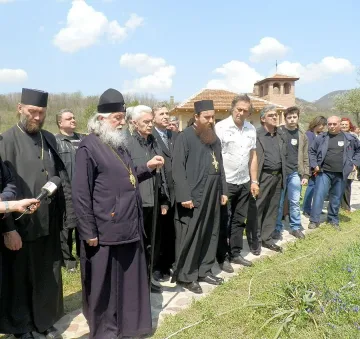 Волен освети червената църква край Белоградчик