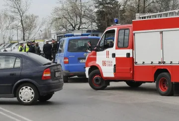 Камион горя на паркинг