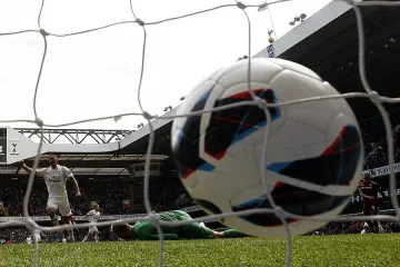 "Юнайтед" с шанс за титлата още в понеделник