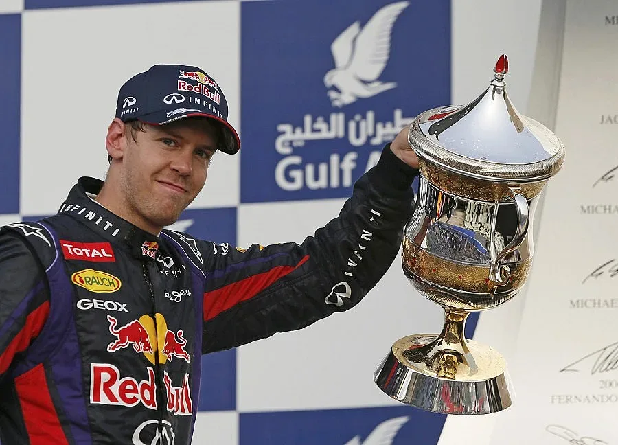 Провал за "Ферари" в Бахрейн, гумите на Маса гърмят