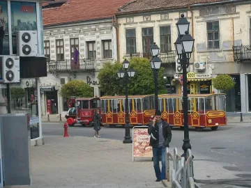 Влакче ще вози туристи около Царевец