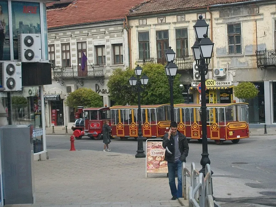 Влакче ще вози туристи около Царевец
