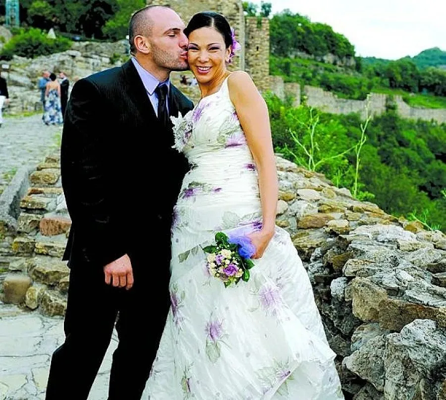 Пълен мандат за Юлияна и Стъки