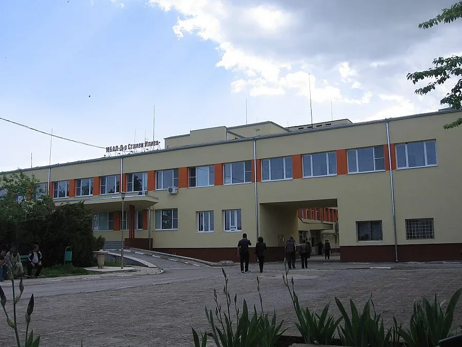 Постни кюфтета натровиха цяла фабрика