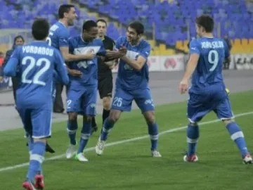 На почивката: "Левски" води на "Литекс"