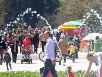 Разкъсана облачност и до 20° в събота 