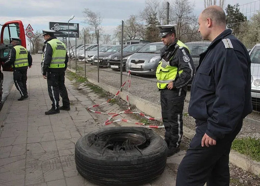 Гръмнала гума уби мъж