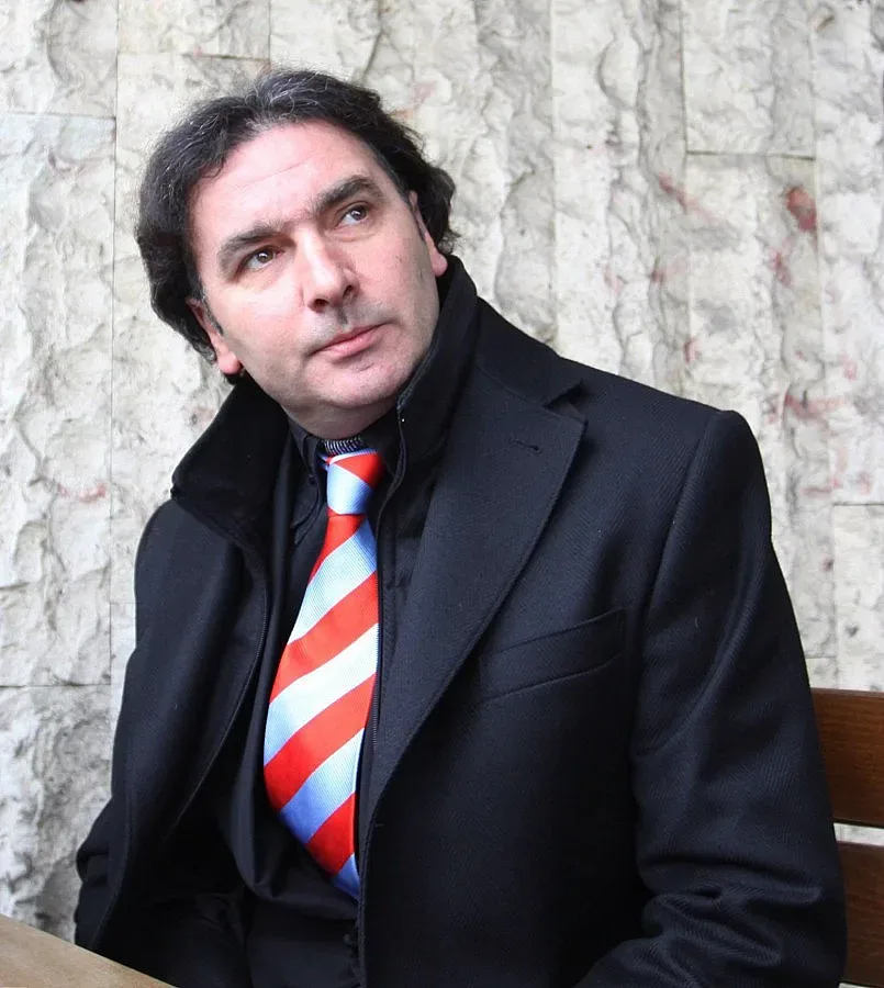 Мартин с колекция от 15 000 диска