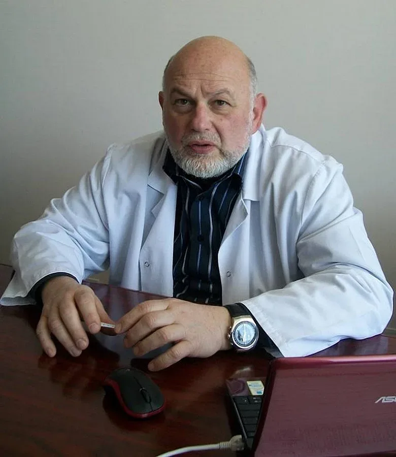 Кирил Добрев плува за ГЕРБ