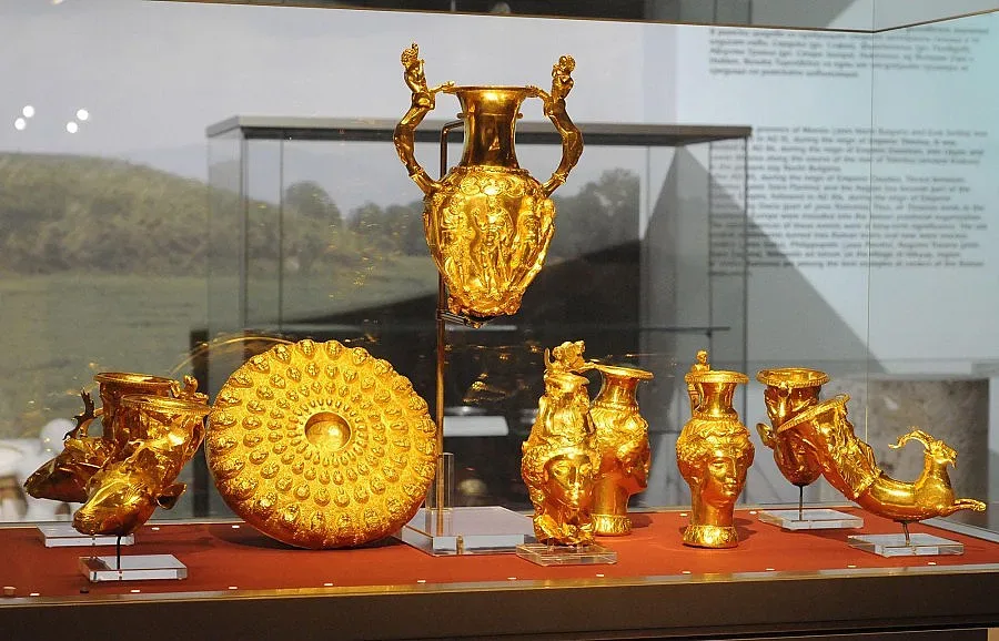 Близо 900 души видяха Панагюрското съкровище за седмица