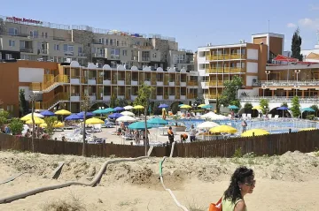 Слънчев бряг сезира Цацаров за паркирането