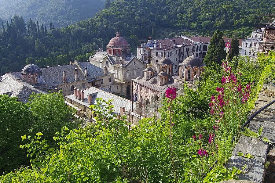 През Страстната седмица политиците ще раздават обещания, ние - подаръци
