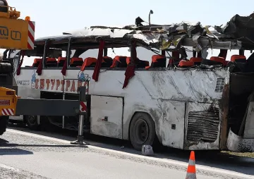 Рязък завой причинил трагедията на "Тракия"