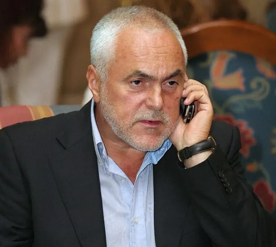 Пуснаха кредитните милионери - агенти