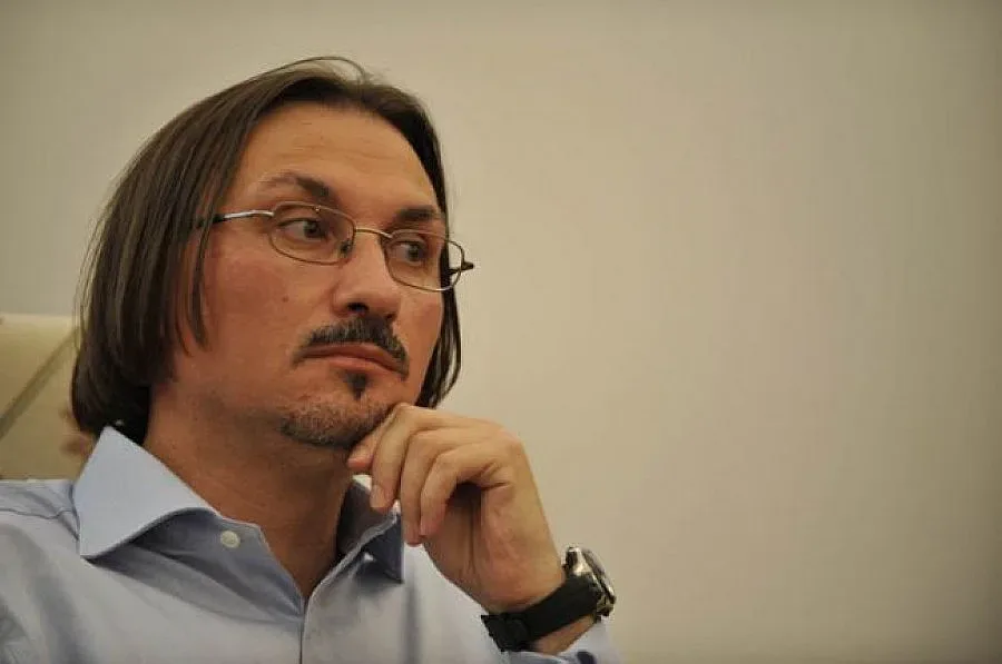 Плашат журналист със смърт